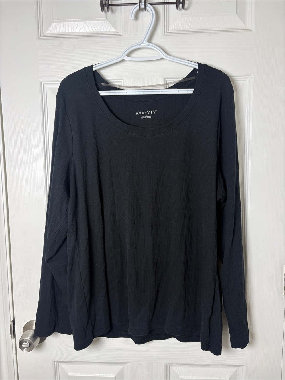 Ava & Viv Black Long Sleeve Scoop Neck Tee